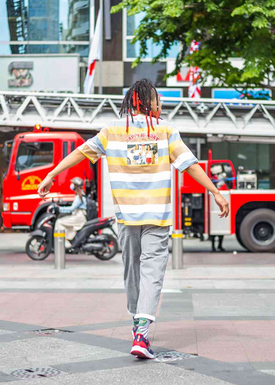 Street style là gì? Street style khác street wear như thế nào?