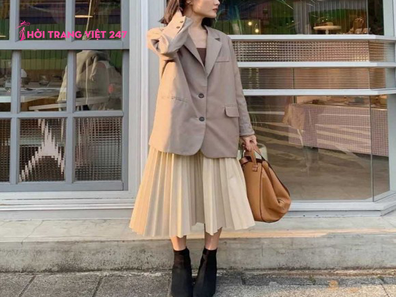 mix-chan-vay-xoe-dai-voi-ao-khoac-blazer-thoitrangviet247