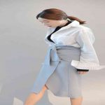 Có kiểu mặc áo cổ lọ như thế này bạn đã thử chưa?