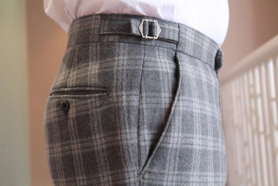 Một chiếc khóa nhỏ có thể giúp điều chỉnh kích thước vòng bụng của quần