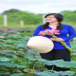 Chụp hình với hoa sen tại tphcm- concept & giá chụp