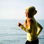 Mặc áo mưa, áo khoác chạy bộ có giảm được cân như bạn nghĩ?