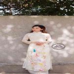 Áo Dài Truyền Thống Voan Tơ 4 Tà Màu Trắng Họa Tiết Hoa Xuân
