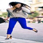 Quần màu xanh dương mặc với áo màu gì hài hoà và đẹp nhất