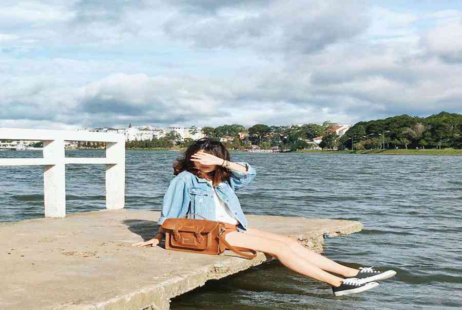 25+ Cách tạo dáng chụp ảnh sexy, sống ảo dành cho các chị em