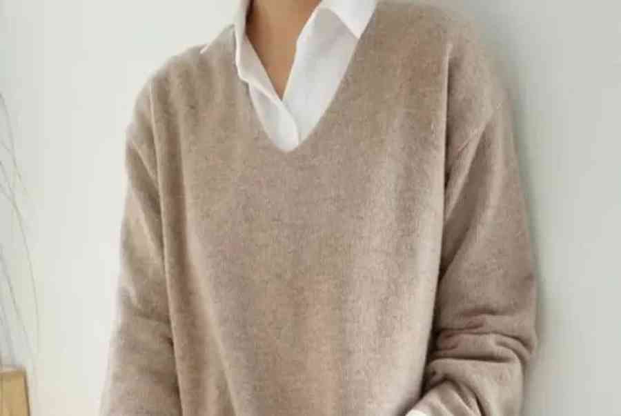 7 cách biến hoá cùng áo len cổ tim Hàn Quốc cho ngày đông sành điệu – BlogAnChoi