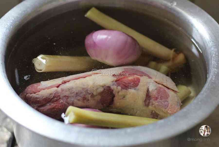 Bún Bò Huế: Bí Quyết Nấu Bún Bò Huế Ngon Đậm Đà Chuẩn Vị Huế