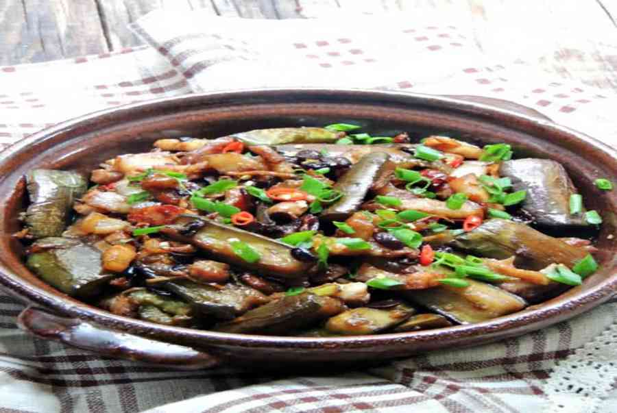 Cách làm cà tím om thịt ba chỉ dân dã mà ngon cơm