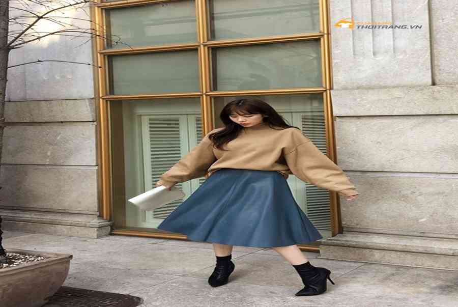 Không có cách mix áo len dáng rộng nào đẹp bằng cách này