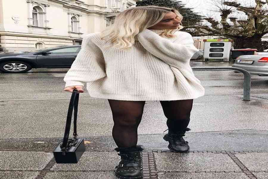 Cách phối đồ với tất đen mỏng biến đổi phong cách trong chớp mắt