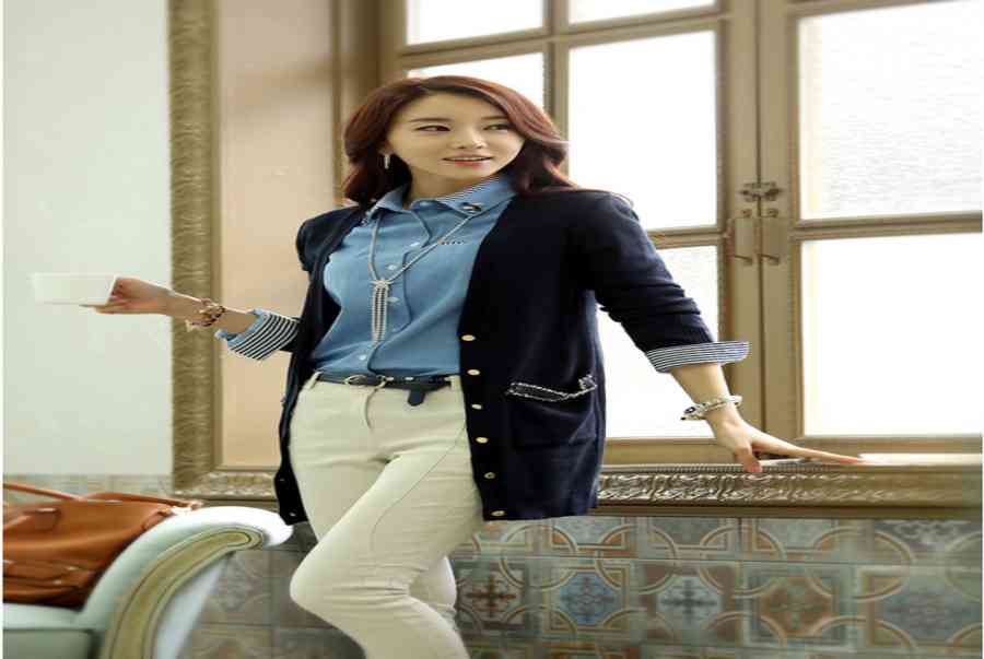 Cách phối áo sơ mi jean nữ cực phong cách và ấn tượng