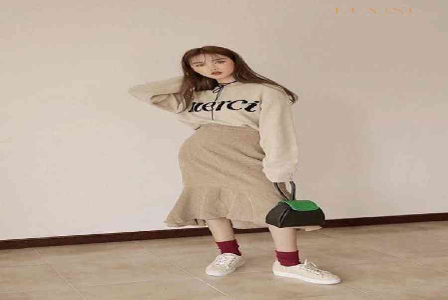 Chân váy len mặc với áo gì? Tư Vấn Cách Phối Đồ Mùa Đông