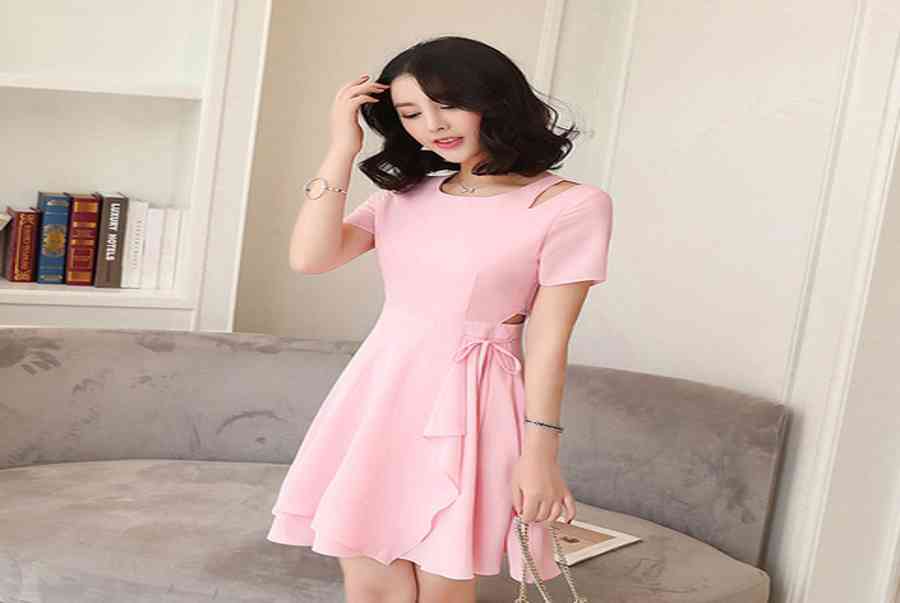 Lợi ích của việc mặc đầm hồng dáng xòe khi đi làm