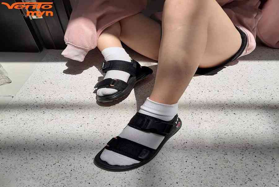 10 Mẫu Sandal Nữ Cá Tính, Chất Lừ Cho Những Cô Gái Tự Tin