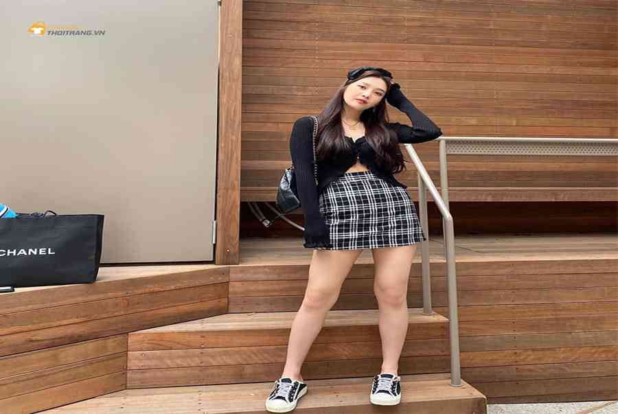 Phối đồ với giày sục thể thao nữ chuẩn sành điệu