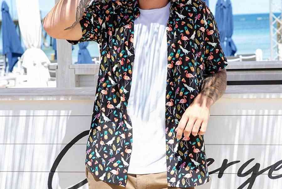 Gợi ý những phong cách thời trang đi biển cho nam mùa hè