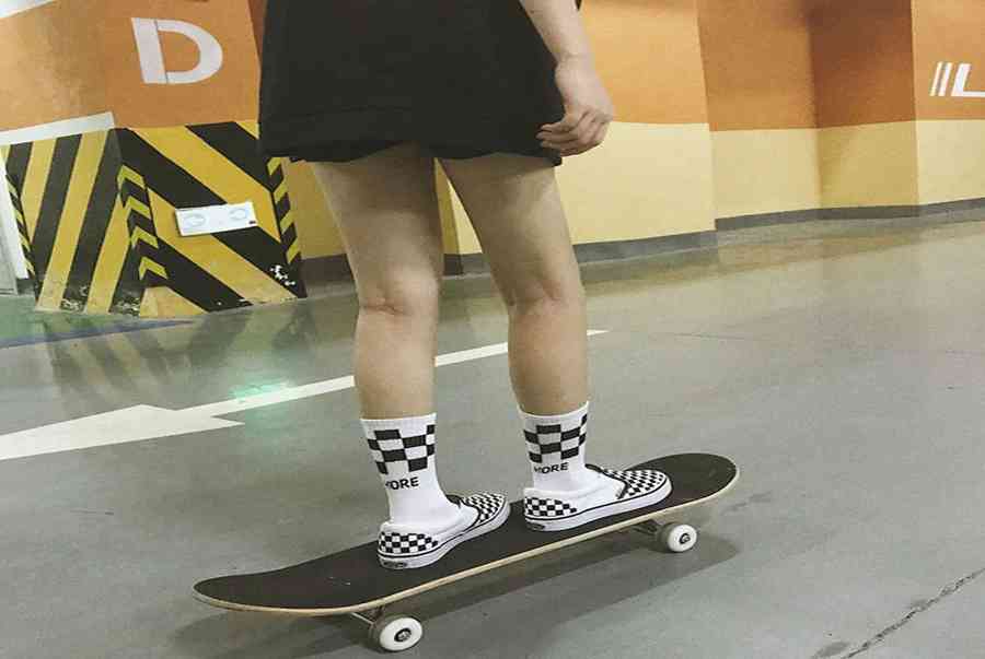 Tất đi giày Vans – Món phụ kiện đắt giá được “lên ngôi”