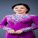 Tại sao thời trang áo dài tuổi trung niên được ưa chuộng?