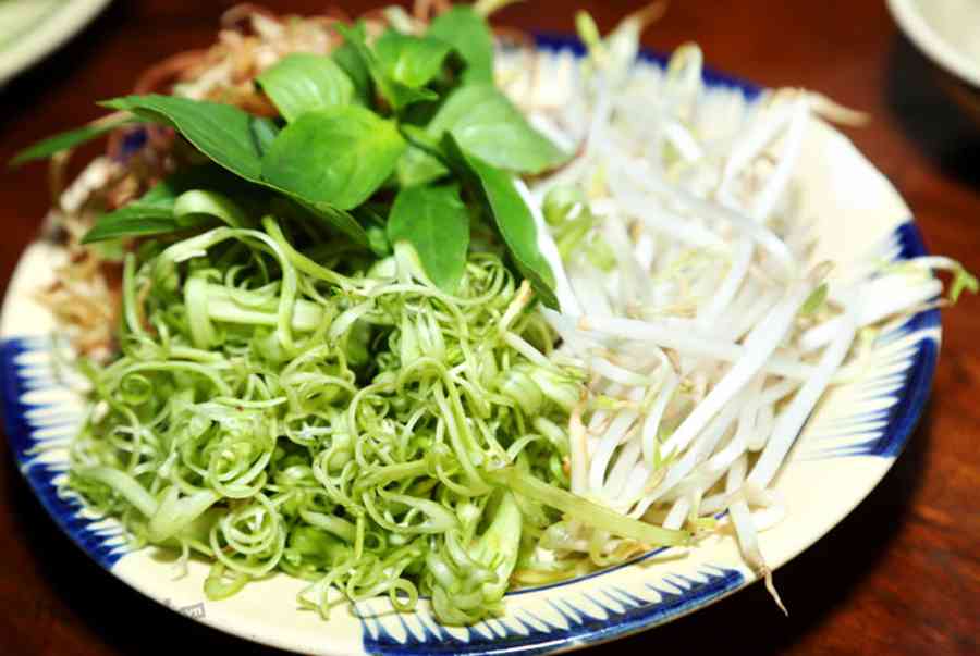 #1 Bún bò Huế ăn với rau gì ? Cách nấu bún bò Huế |Món Miền Trung – Món Miền Trung