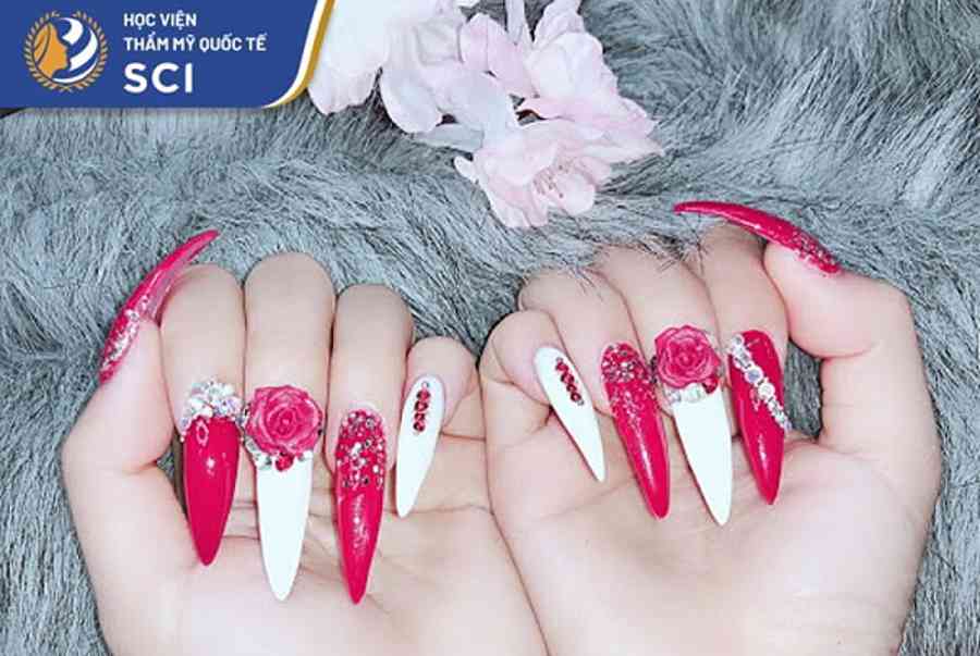 Đắp bột móng tay là gì? Giá bao nhiêu? Có Hại Không