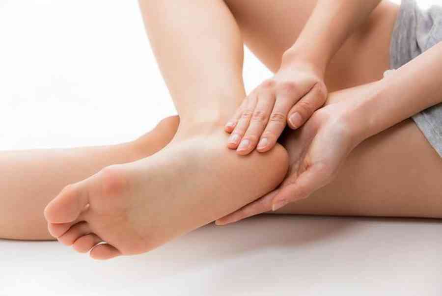 Dùng kem lột gót chân có thật sự thần dược như tin đồn?