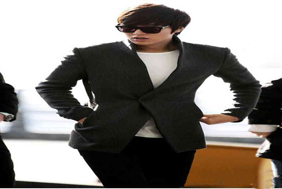Cách mặc áo thun đẹp và phong cách như Lee Min Hoo