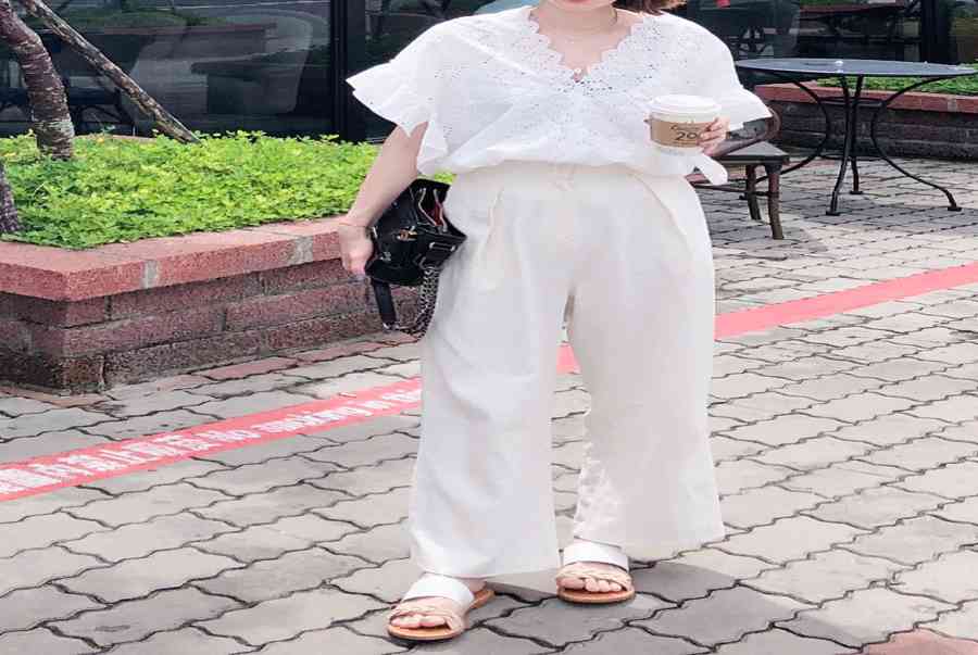 Diện quần ống rộng, bạn cứ mix với 4 kiểu áo sau là “chắc cốp” đẹp và sành điệu