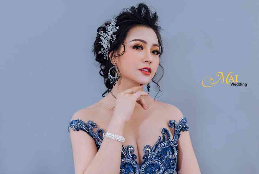 Trang điểm tone cam đào cho cô dâu ngày cưới